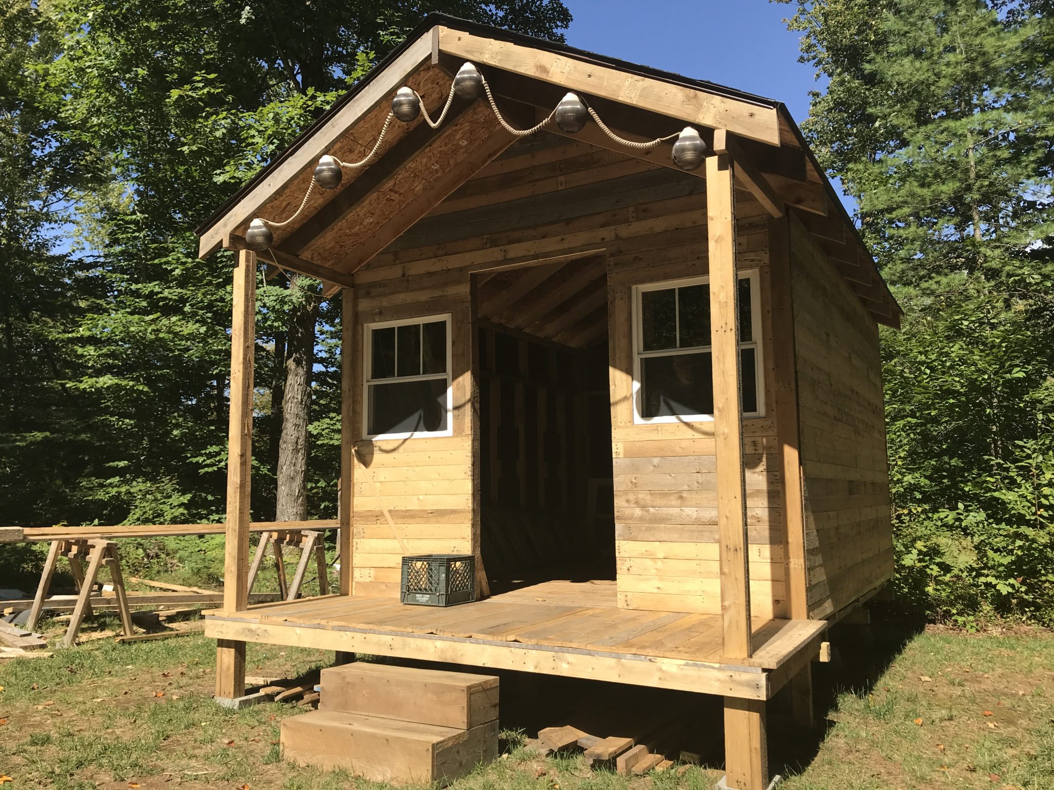Free Pallet Cabin - Want to build this? - Pallet Hobby